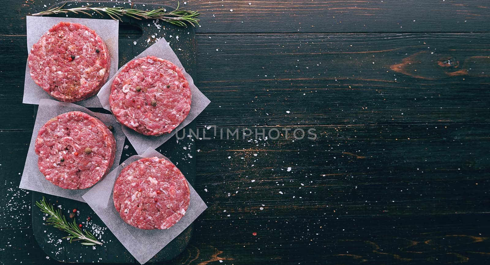 the formation of ground beef for grilling burger