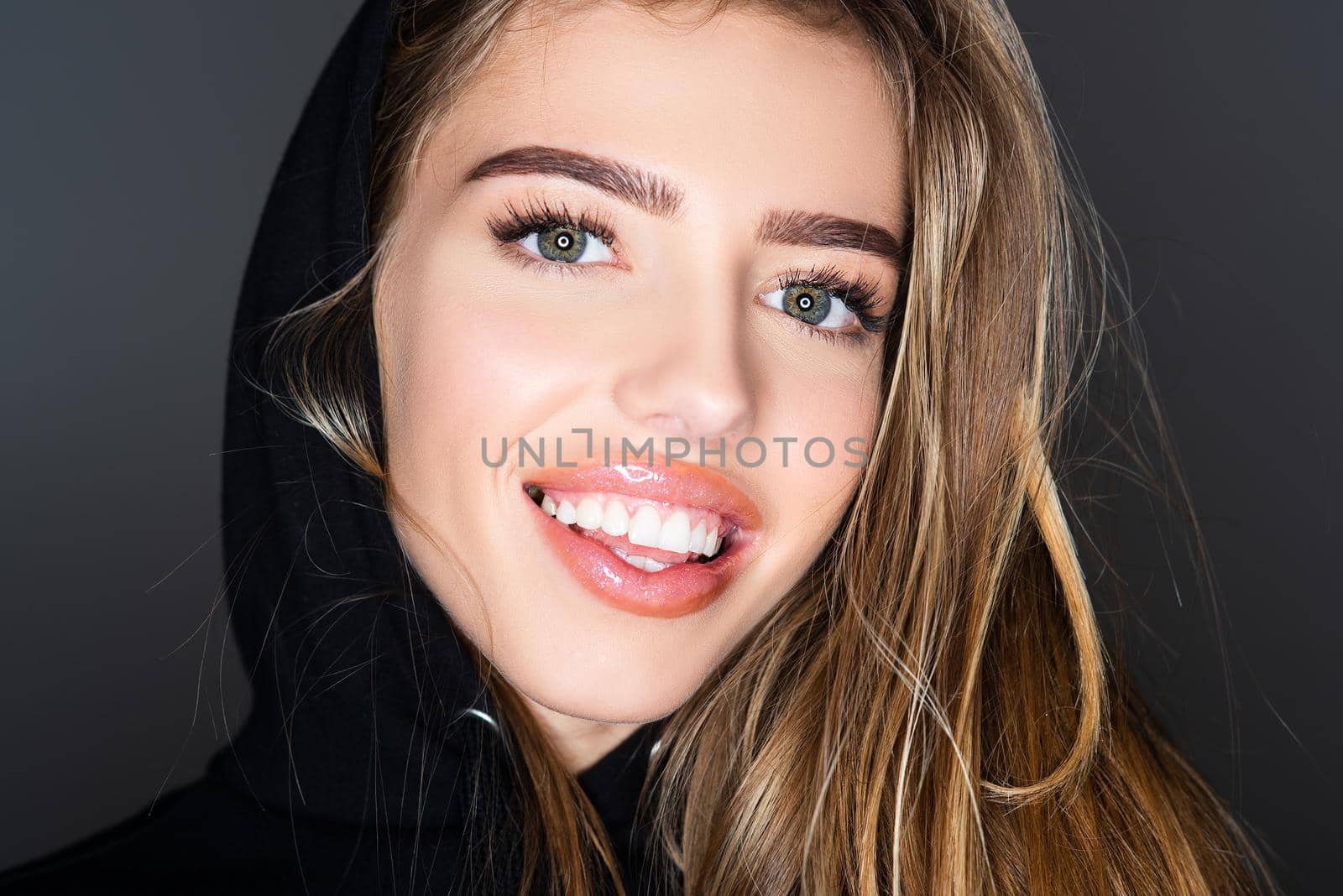 Happy woman face. Beauty fashion portrait. Smiling young woman
