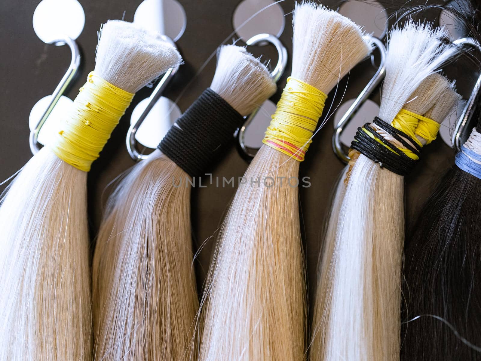 Samples of blonde natural remy human hair extensions