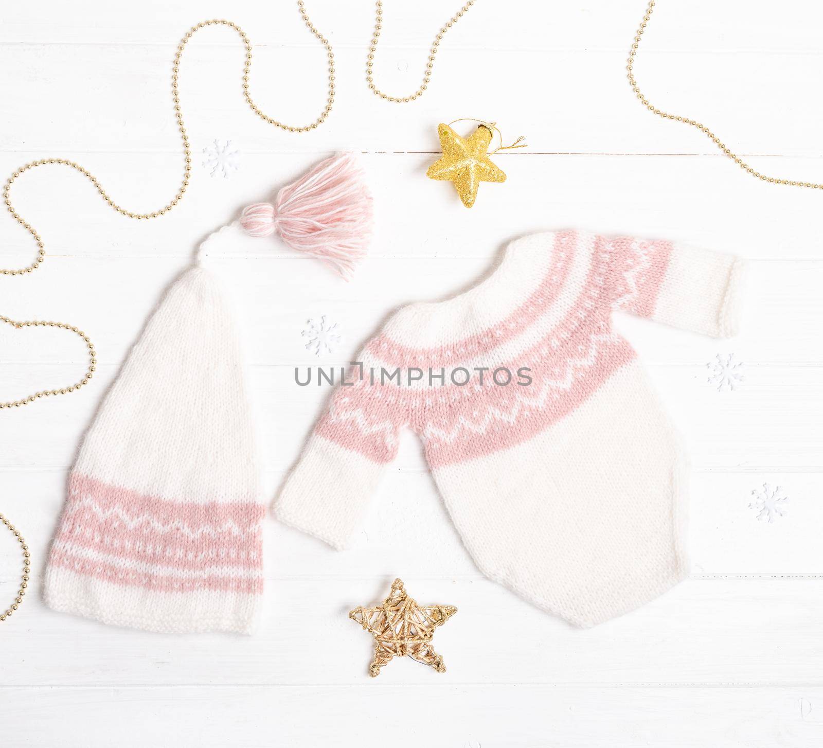 Composition of white-pink knitted suit and hat by tan4ikk1