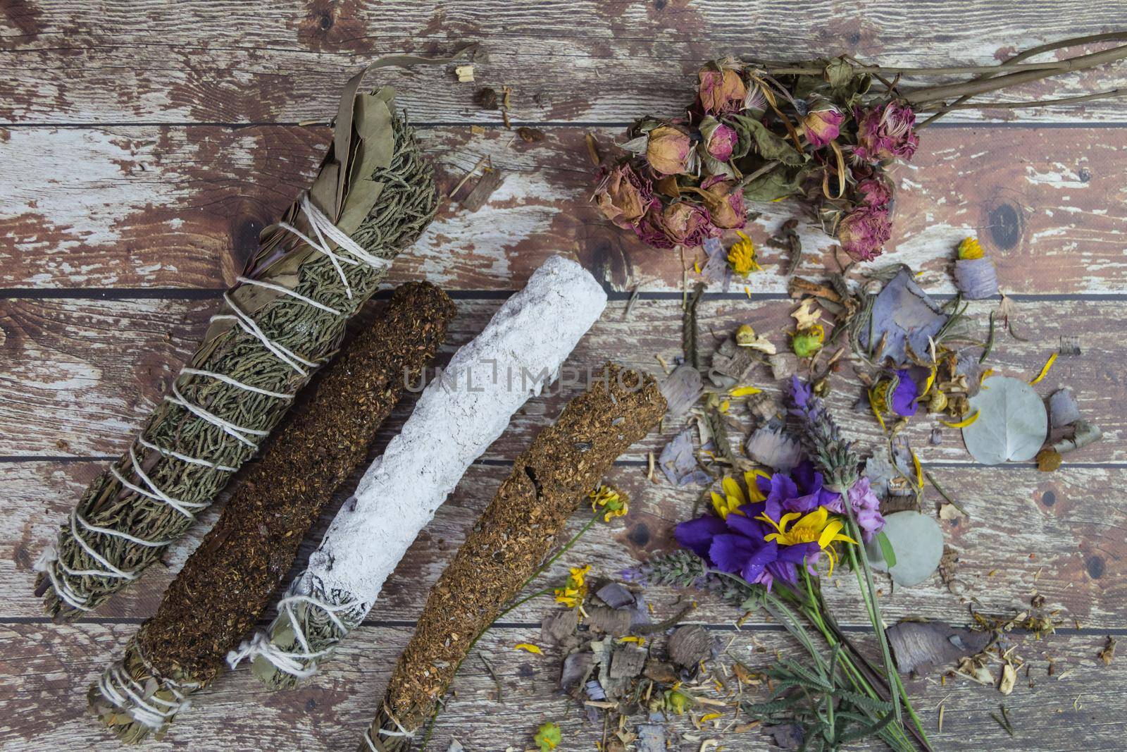 Sahumos, handmade incenses made with herbs and flowers, For cleaning rituals by GabrielaBertolini