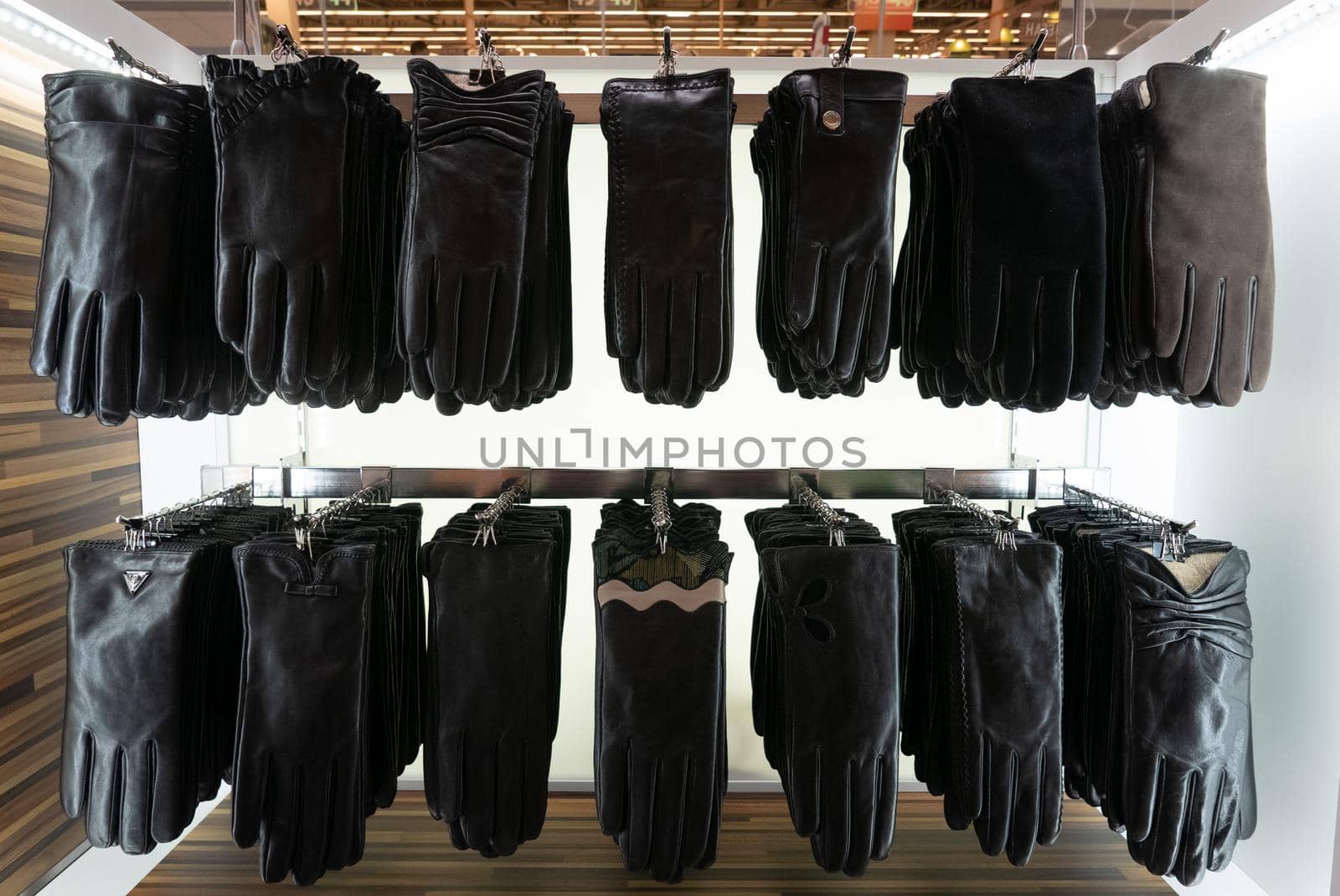 Leather gloves for a winter season