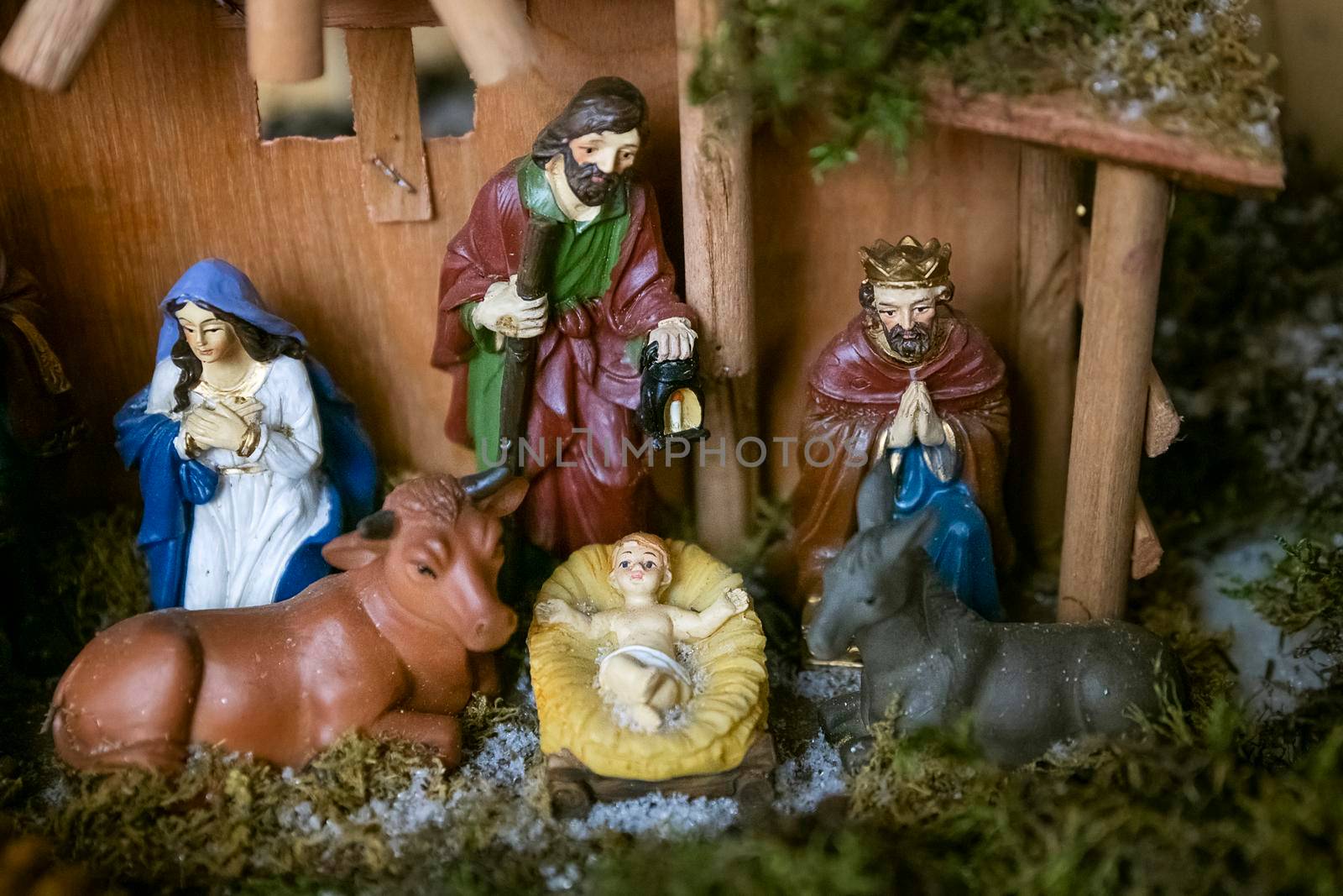 Christmas nativity scene with baby Jesus Creche Figurines