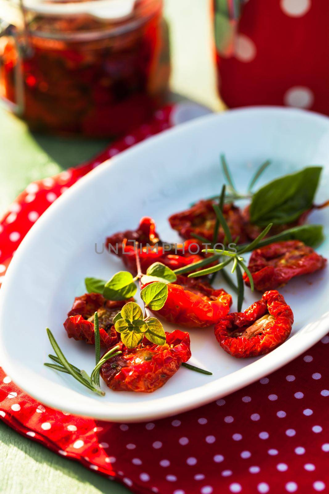 sun dried tomatoes by oksix