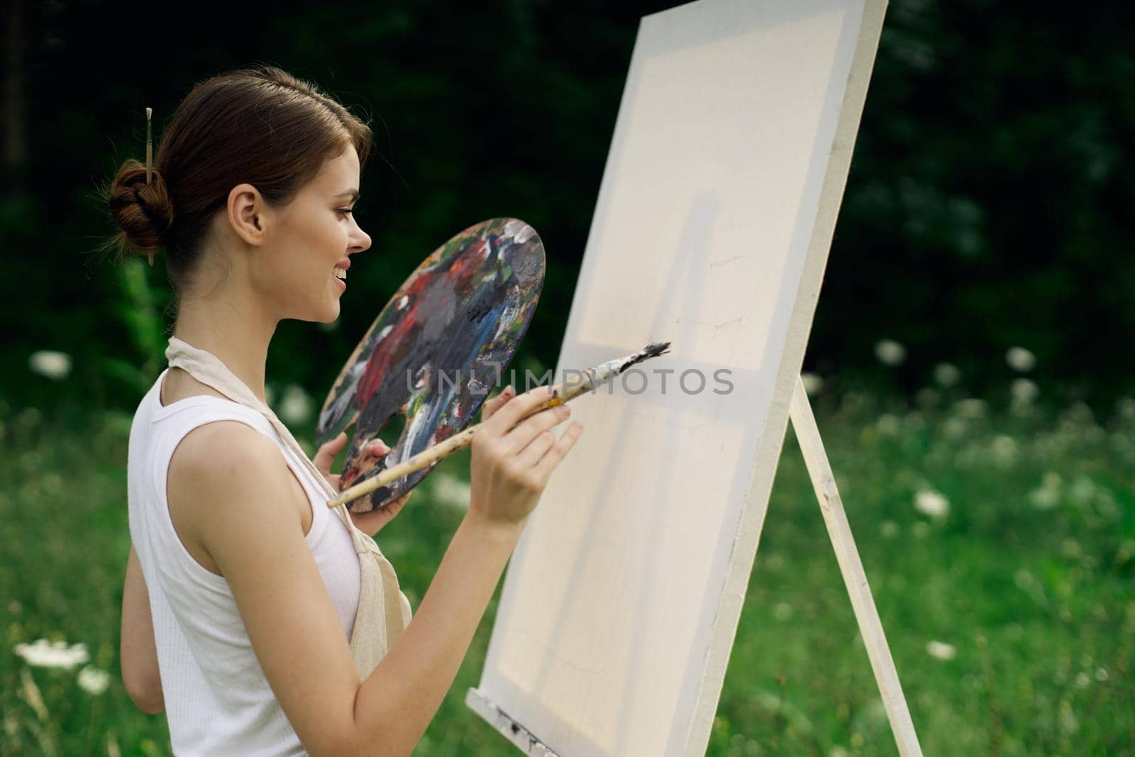 woman outdoors paint a picture landscape hobby creative by Vichizh