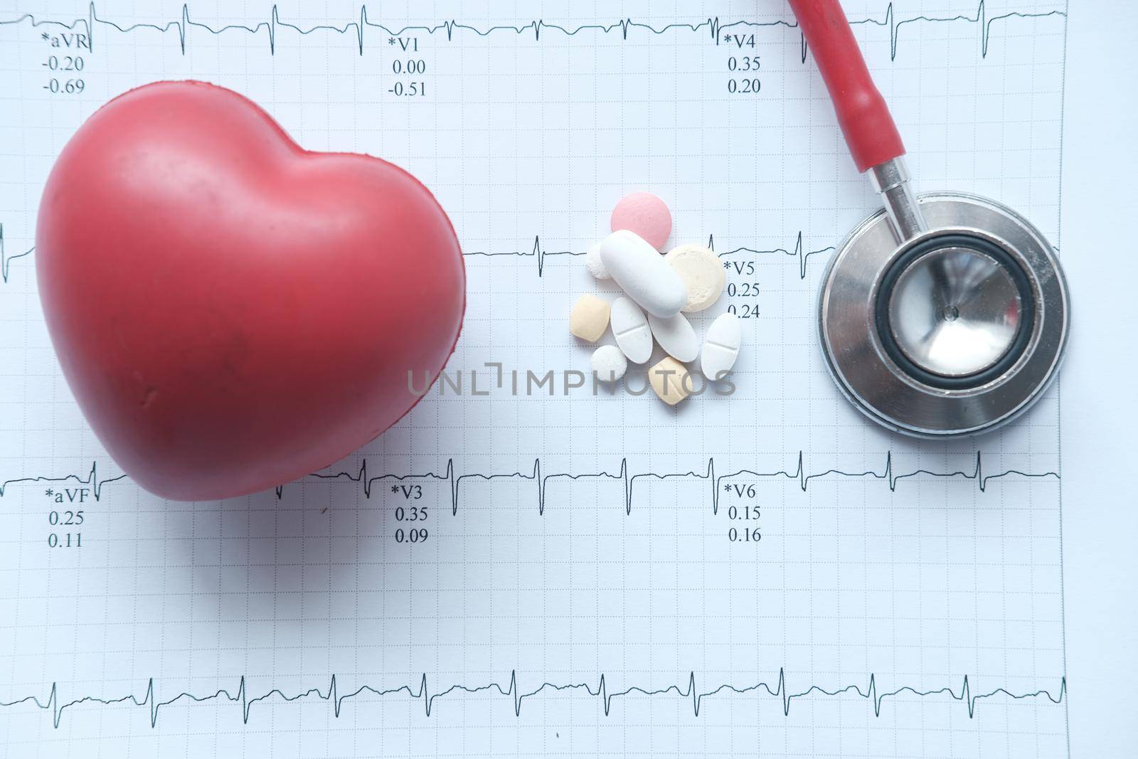 selective focus. stethoscope and heart on a cardio diagram