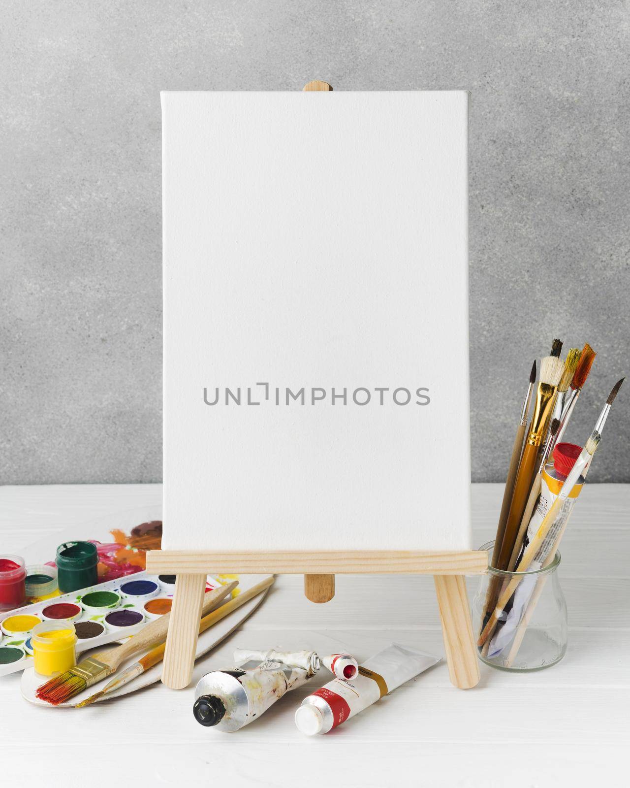 canvas easel watercolour paint