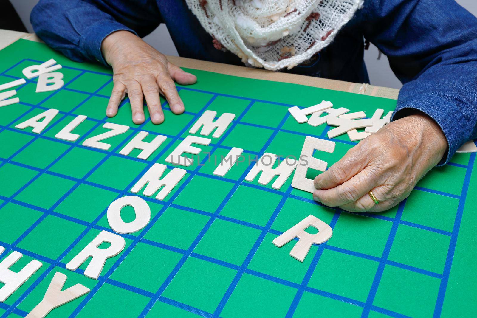 Crosswords for Elderly ,help improve memory & brain