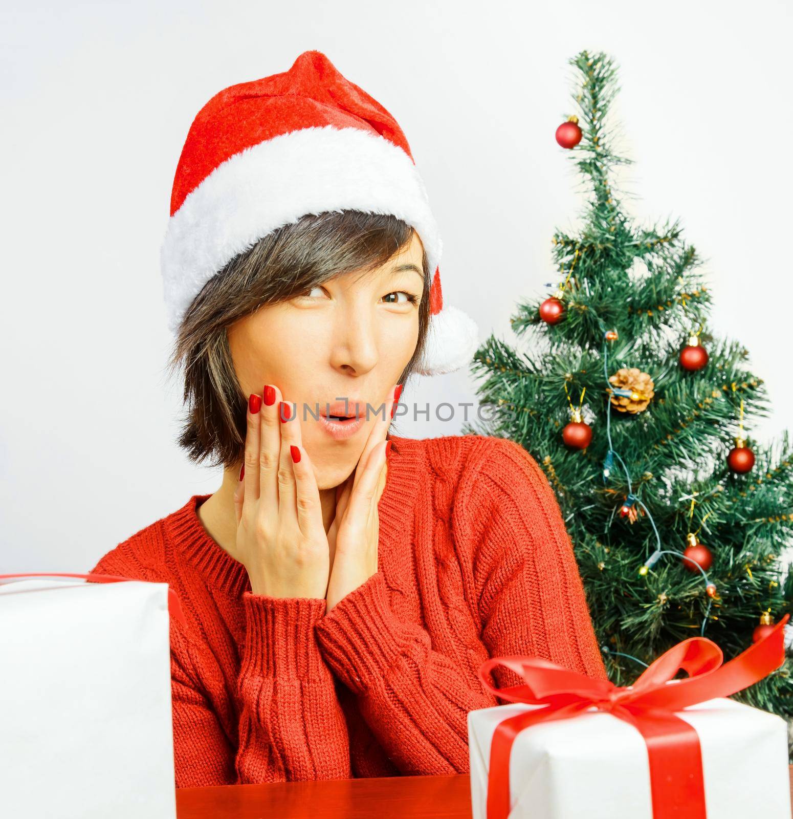 Не приняли из за Poor Light Woman on a background of Christmas tree by alexAleksei