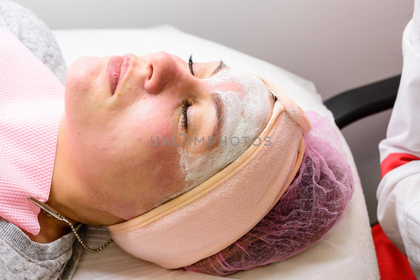 Flushing cryo-mask, skin rejuvenation and restoration procedure, cleansing and narrowing pores. by Niko_Cingaryuk