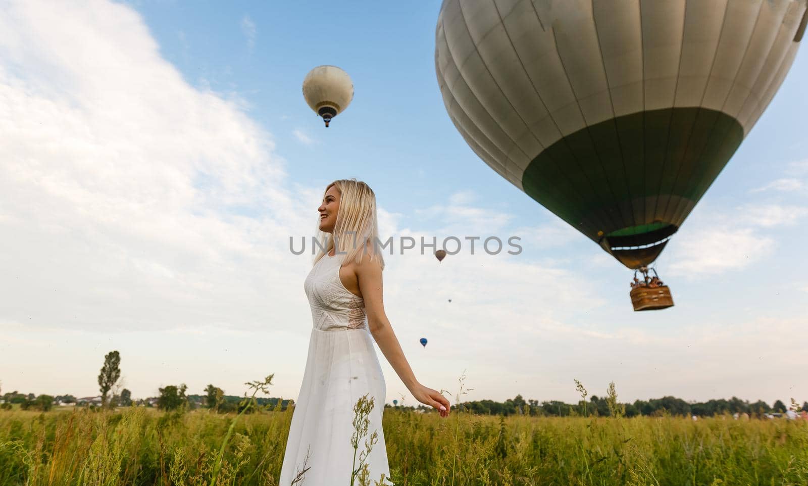 woman and a hot air balloon, summer