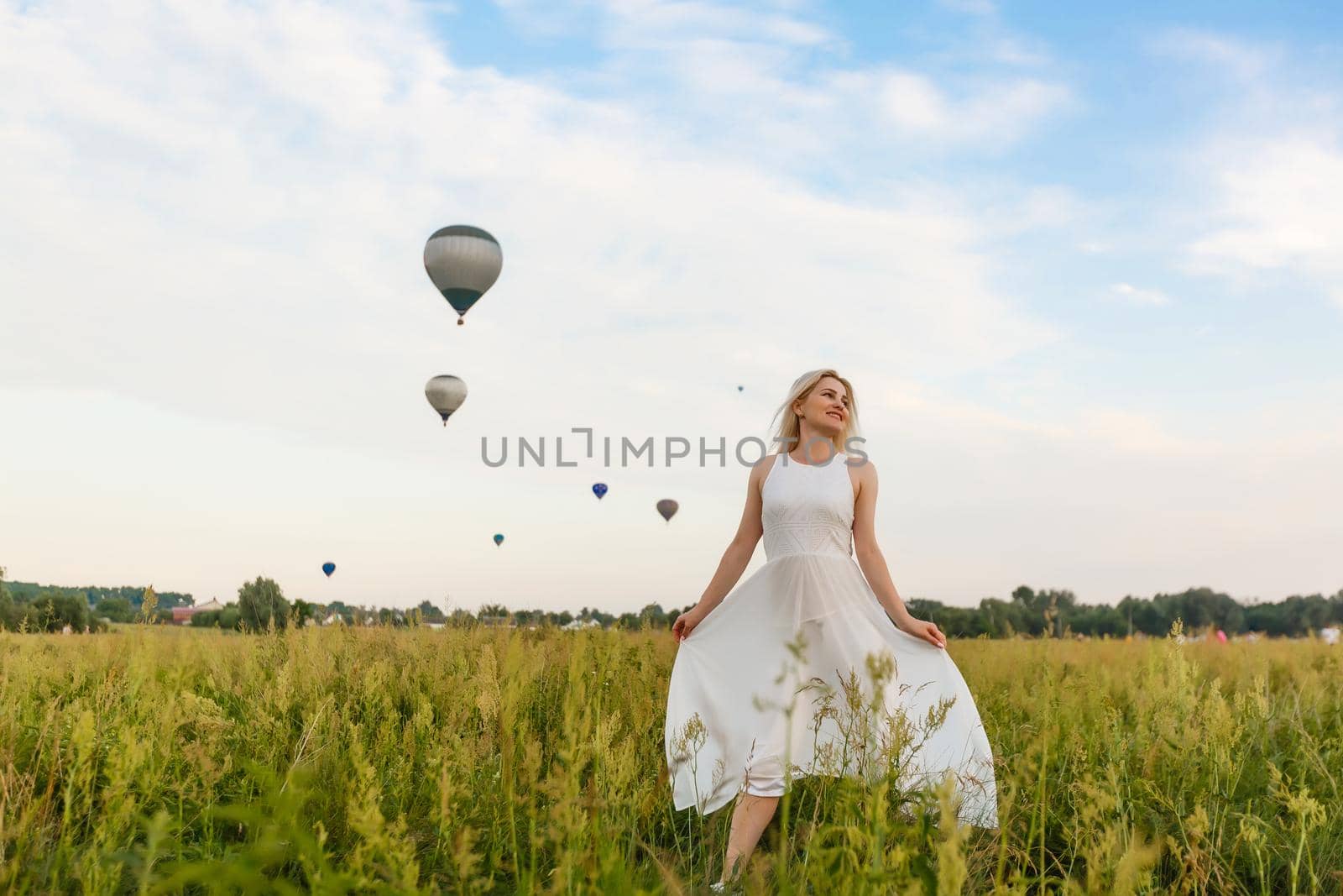 woman and a hot air balloon, summer