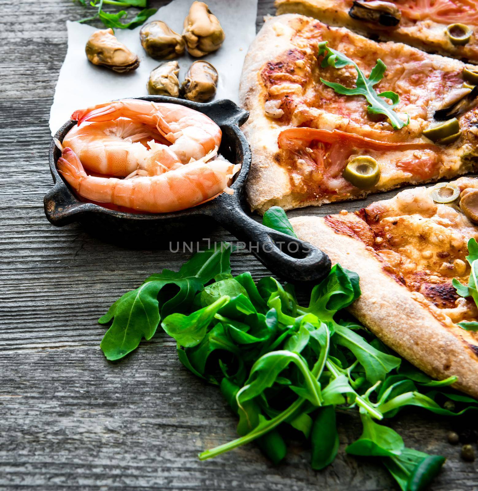 tasty pizza by GekaSkr