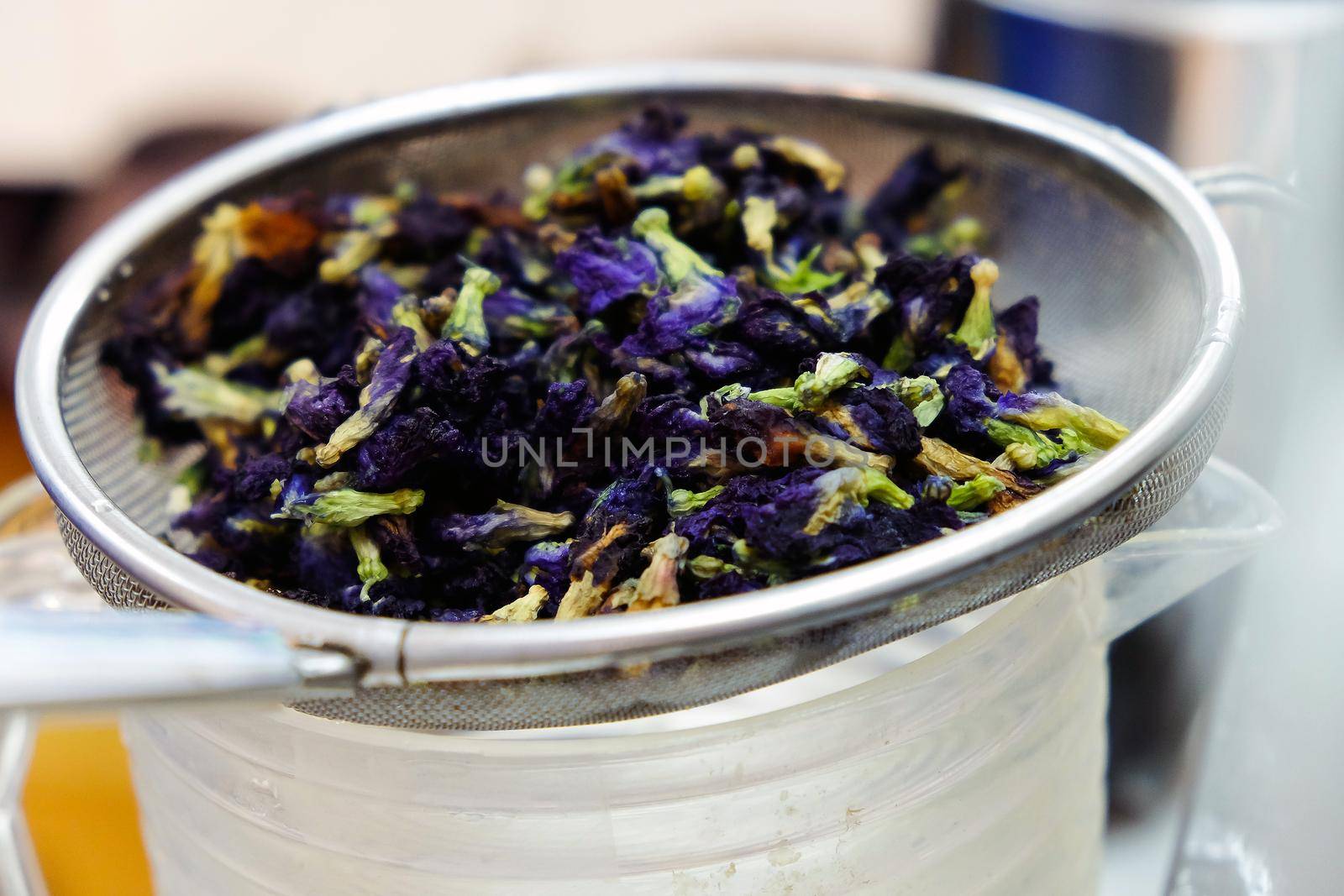 dried butterfly pea, The process of making Butterfly Pea Juice by the traditional Thai method.