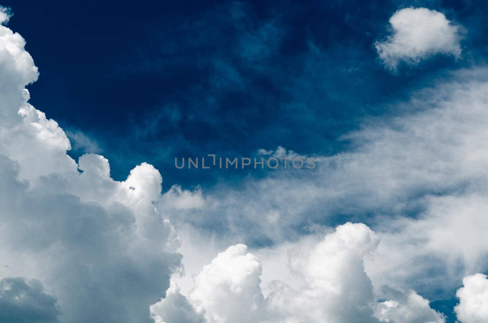Incredibly wonderful lush cumulus clouds against a blue sky - Image