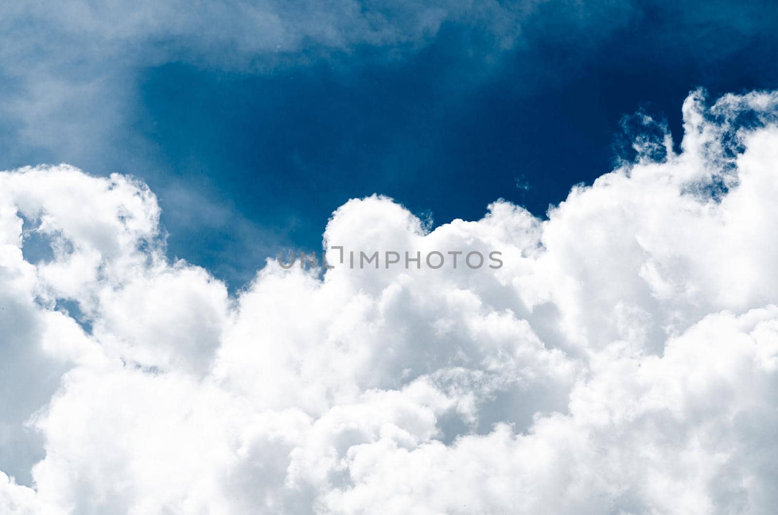 Incredibly wonderful lush cumulus clouds against a blue sky - Image