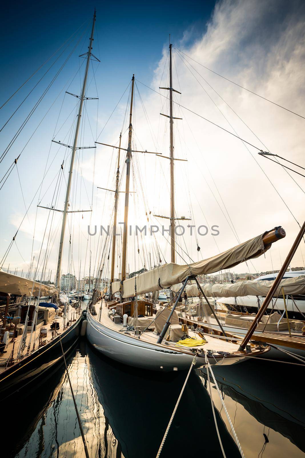 Beautiful yacht port by GekaSkr