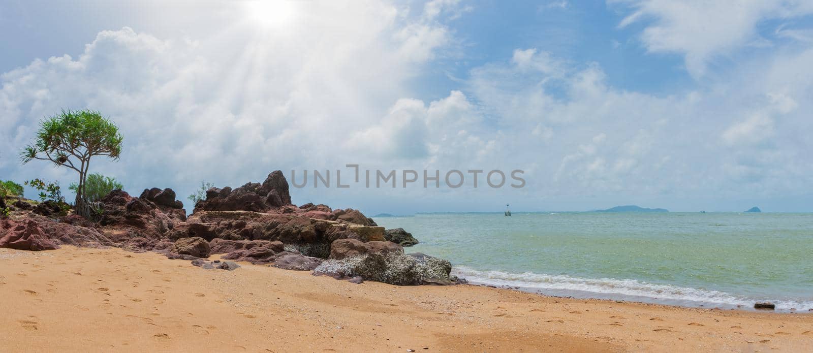 Natural scenery, seashore and rocks