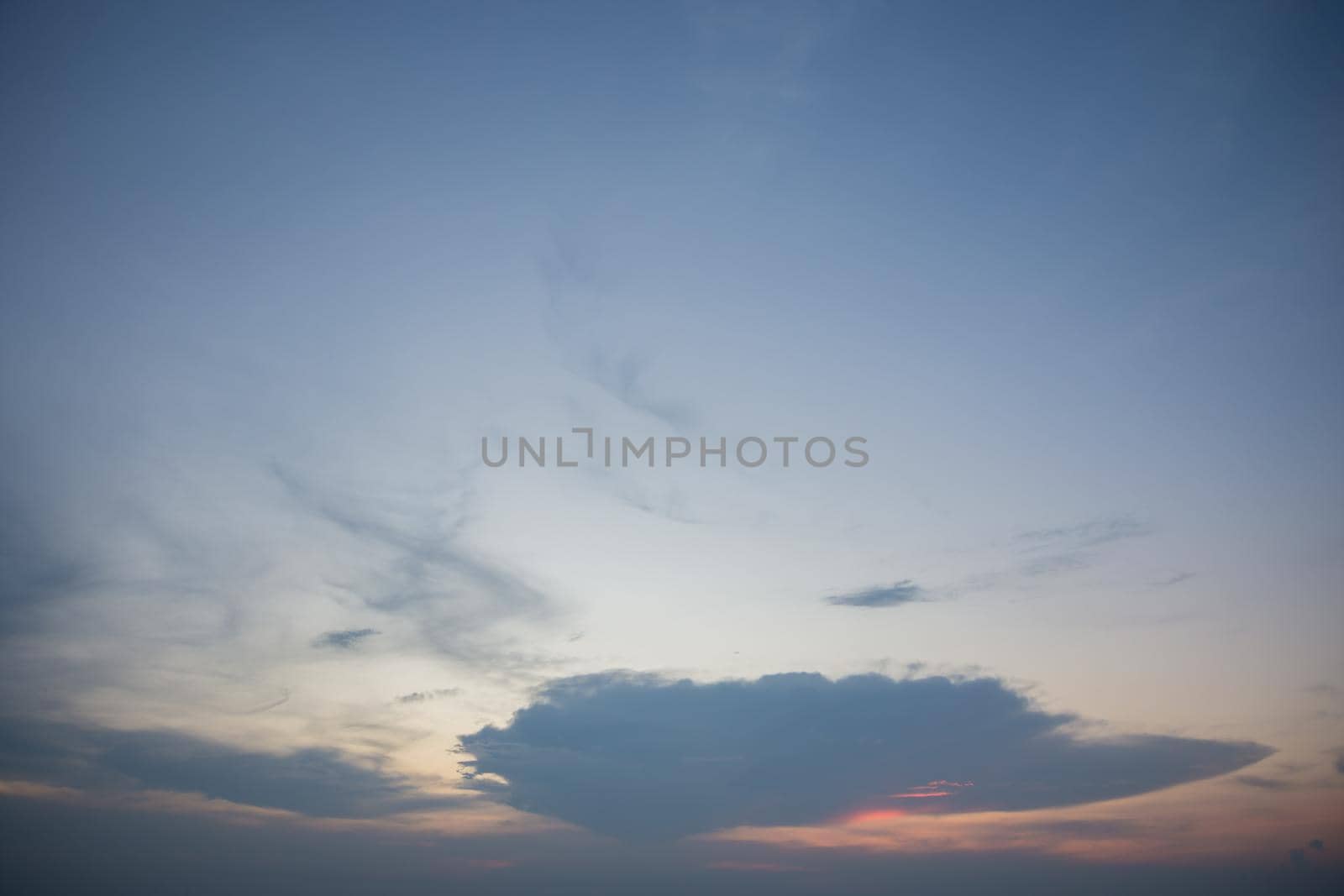 Colorful pictures of the sky and clouds during the evening. by yayimage
