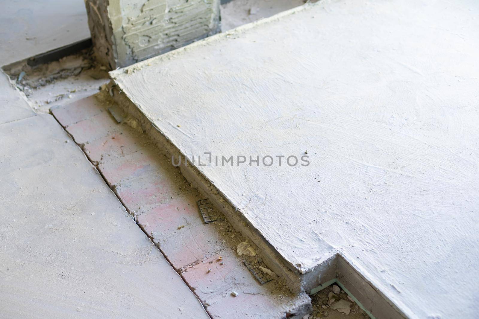 grooves in the concrete floor in the apartment