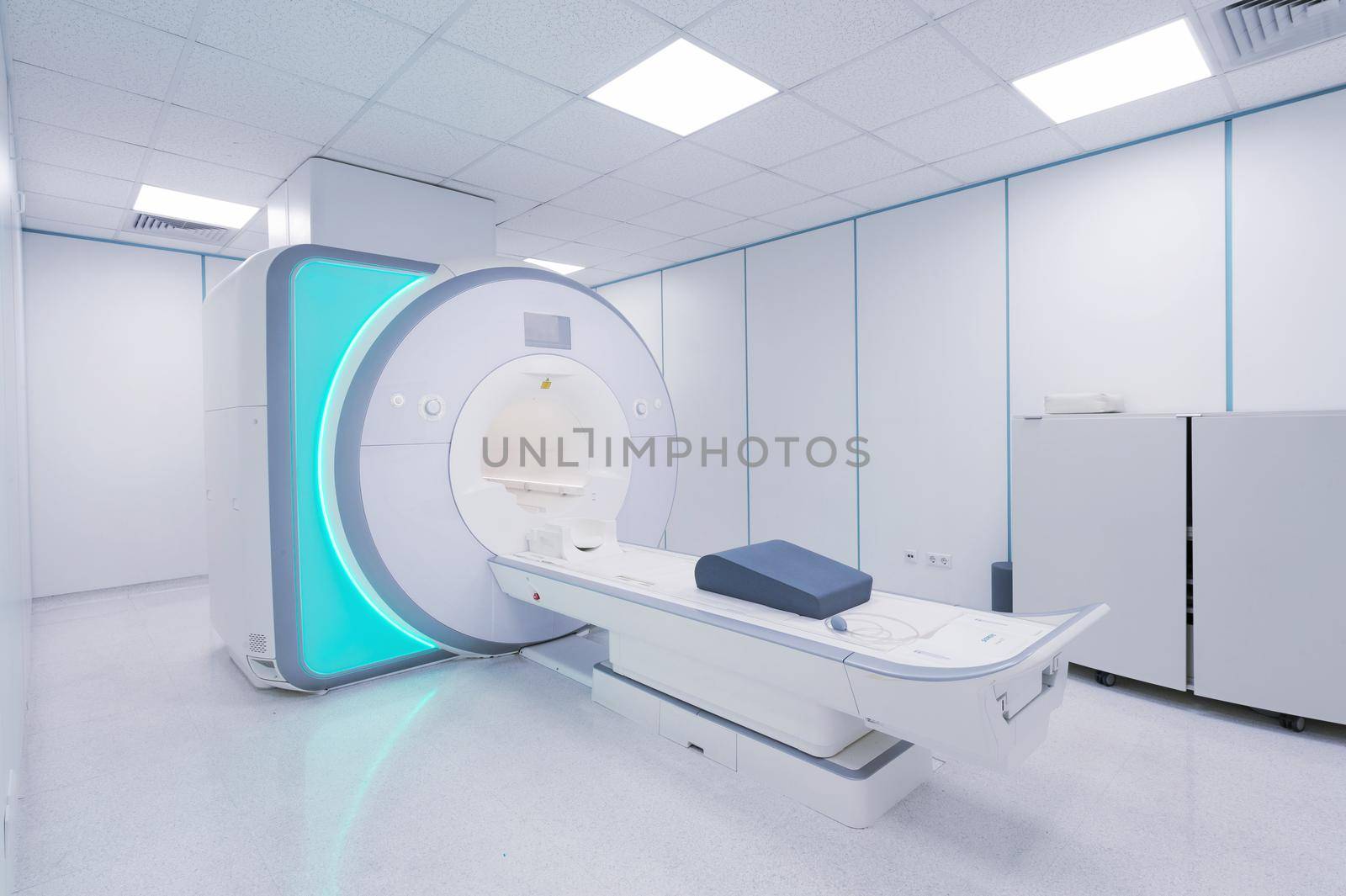 MRI - Magnetic resonance imaging scan device by kaliantye