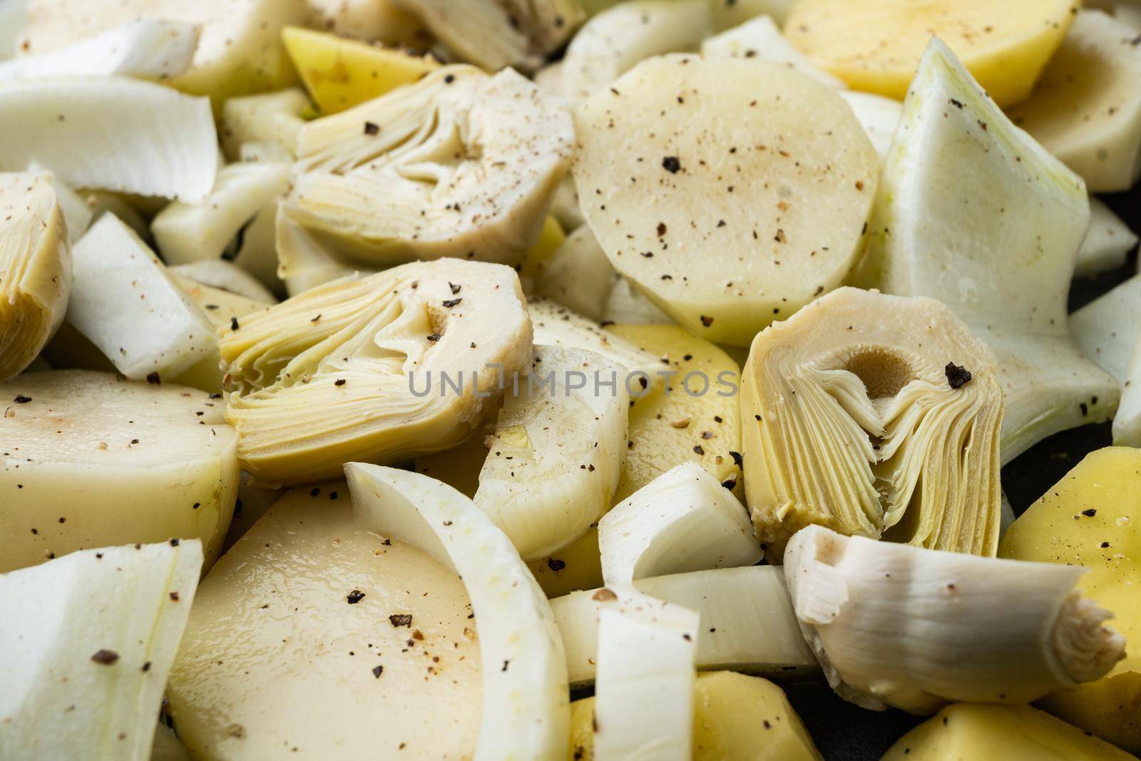 Potato and artichoke with fennel for baking raw ingredients