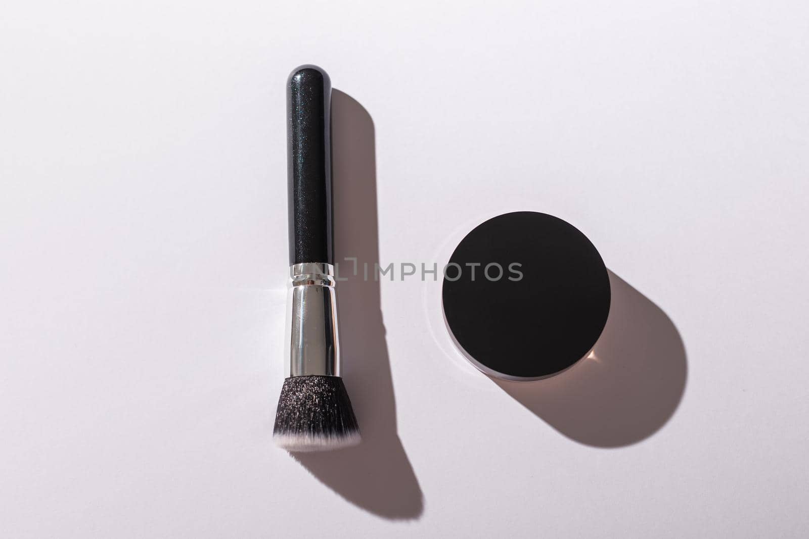 Mineral face powder and brush. Eco-friendly and organic beauty products by Satura86
