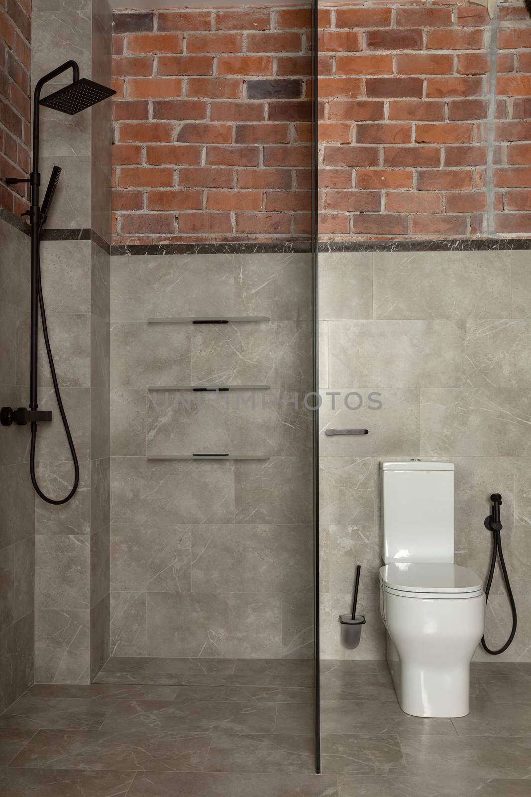 Contemporary bathroom with shower and toilet by Demkat