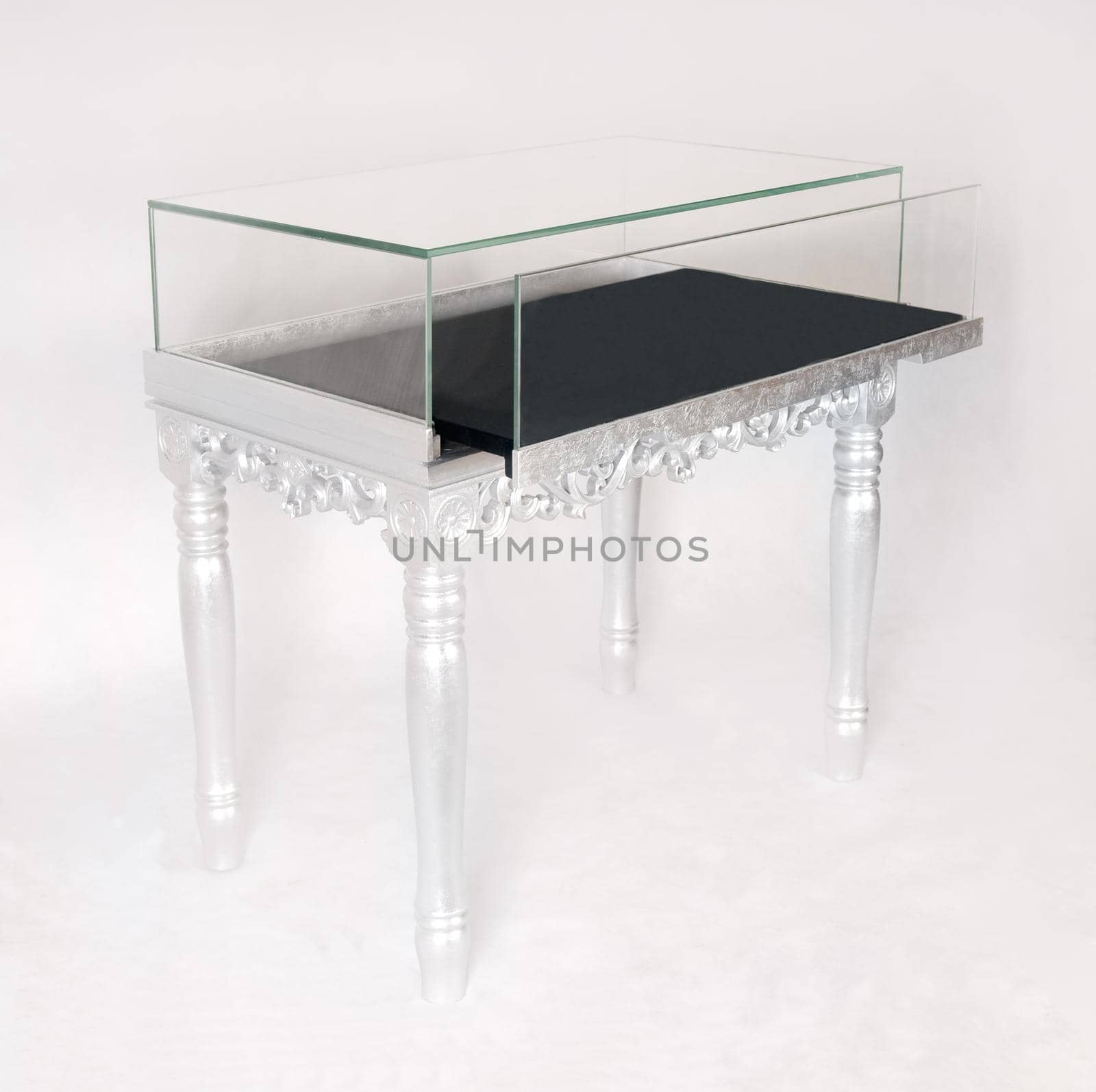 silver display table by keko64