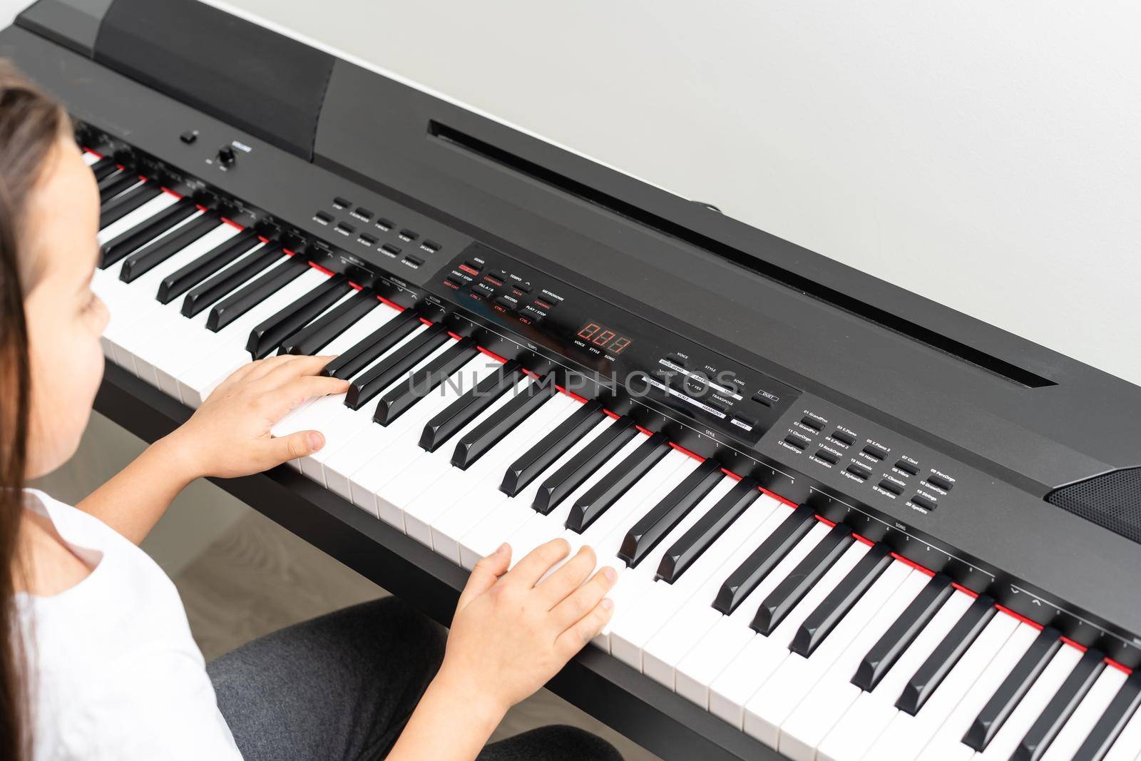 Music Piano Internet Class At Home Studying Online