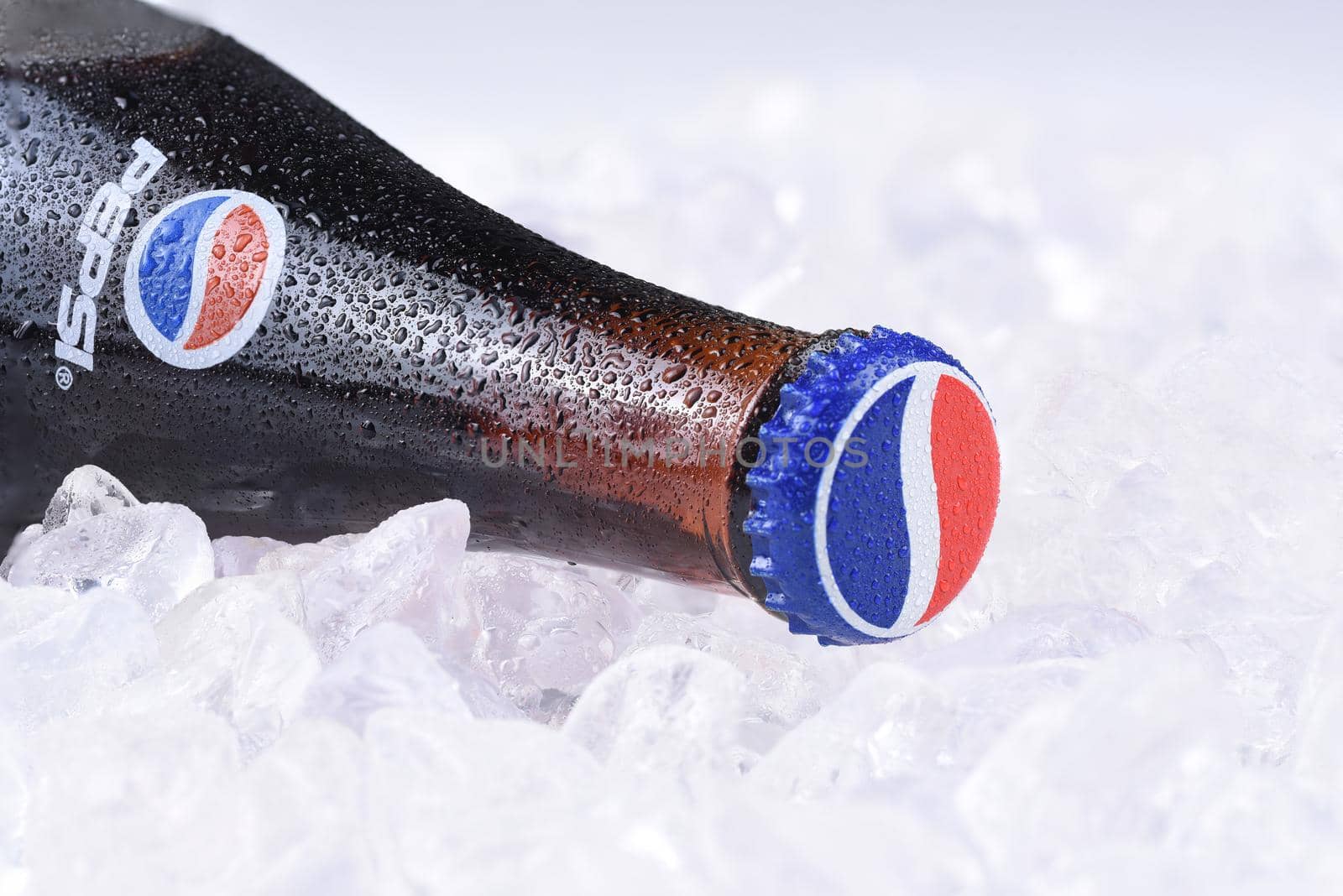 Pepsi Bottle on Ice by sCukrov