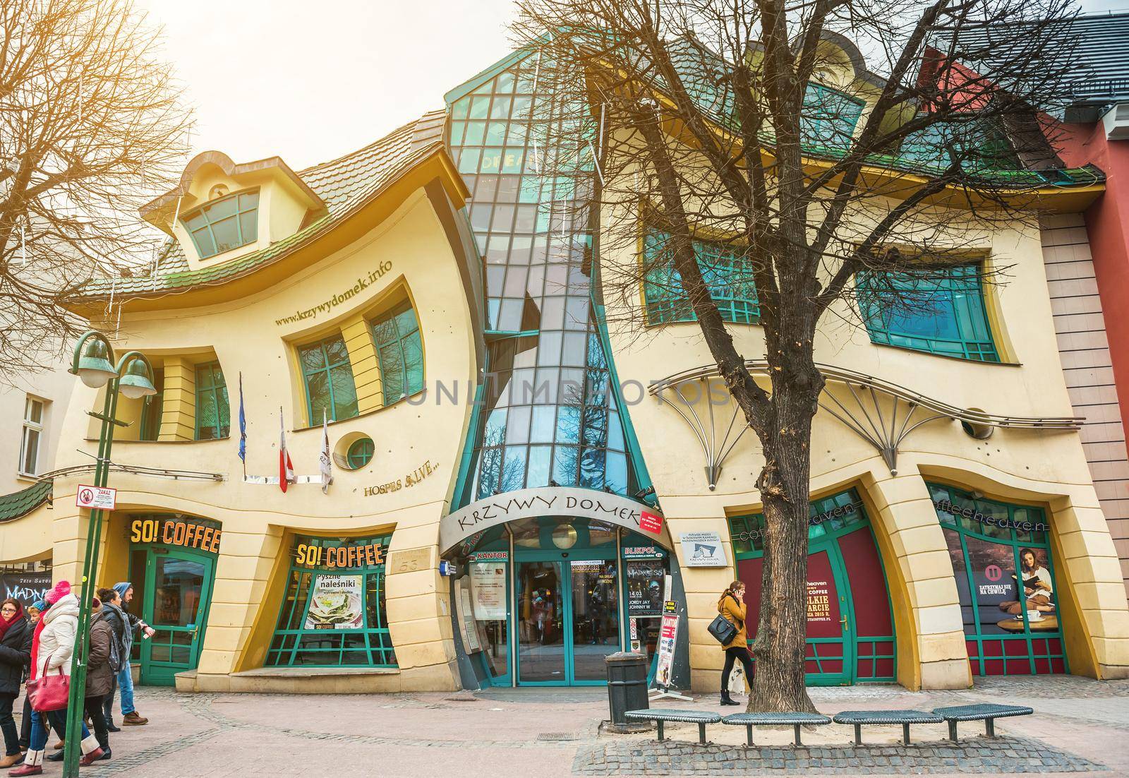 The Crooked House on the Sopot by tan4ikk1