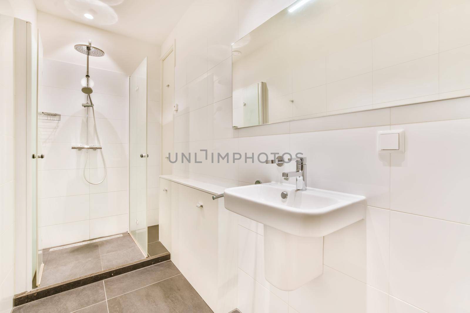 Shower room design by casamedia