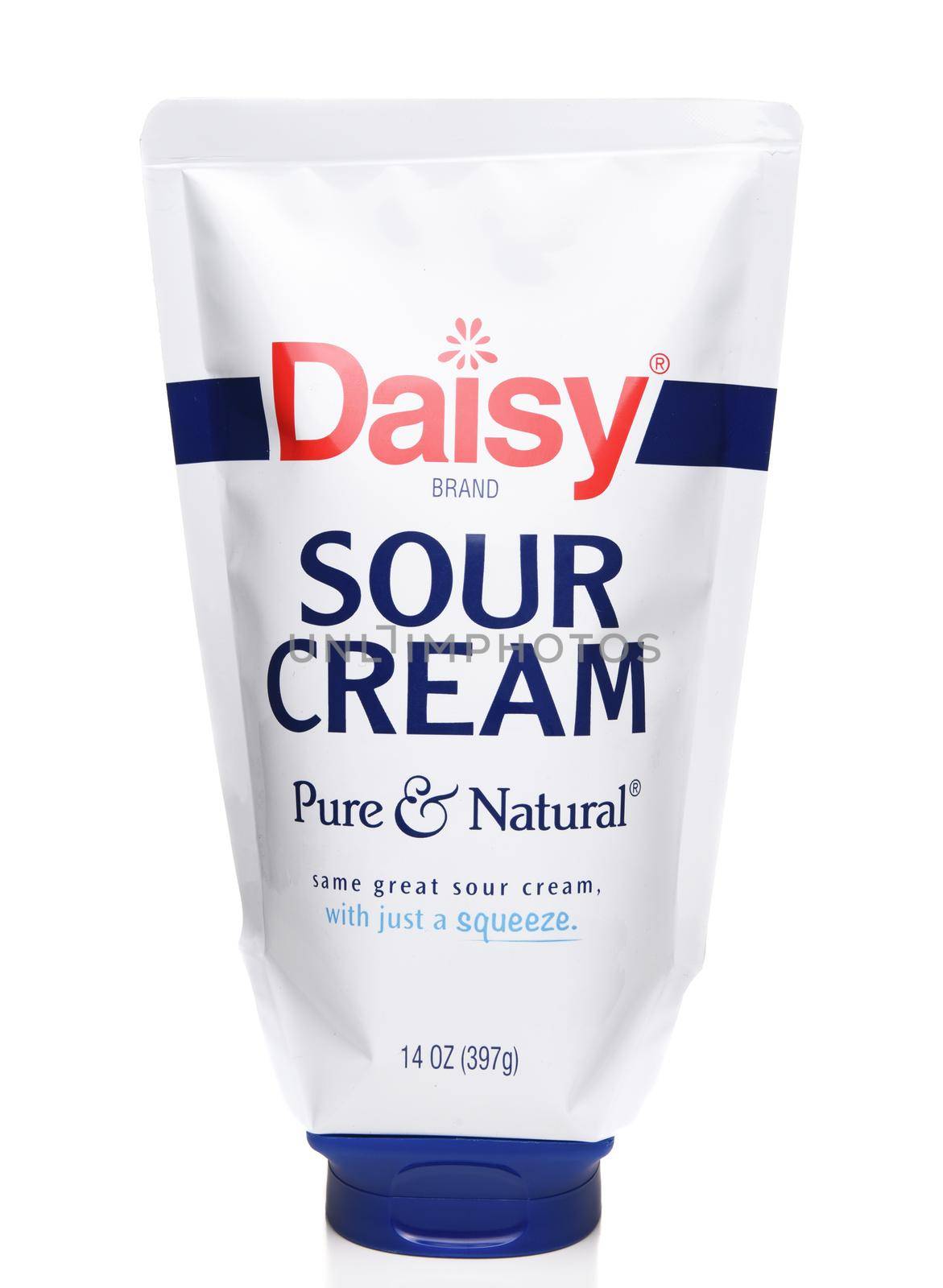 A 14 ounce squeeze container of Daisy Brand Sour Cream by sCukrov