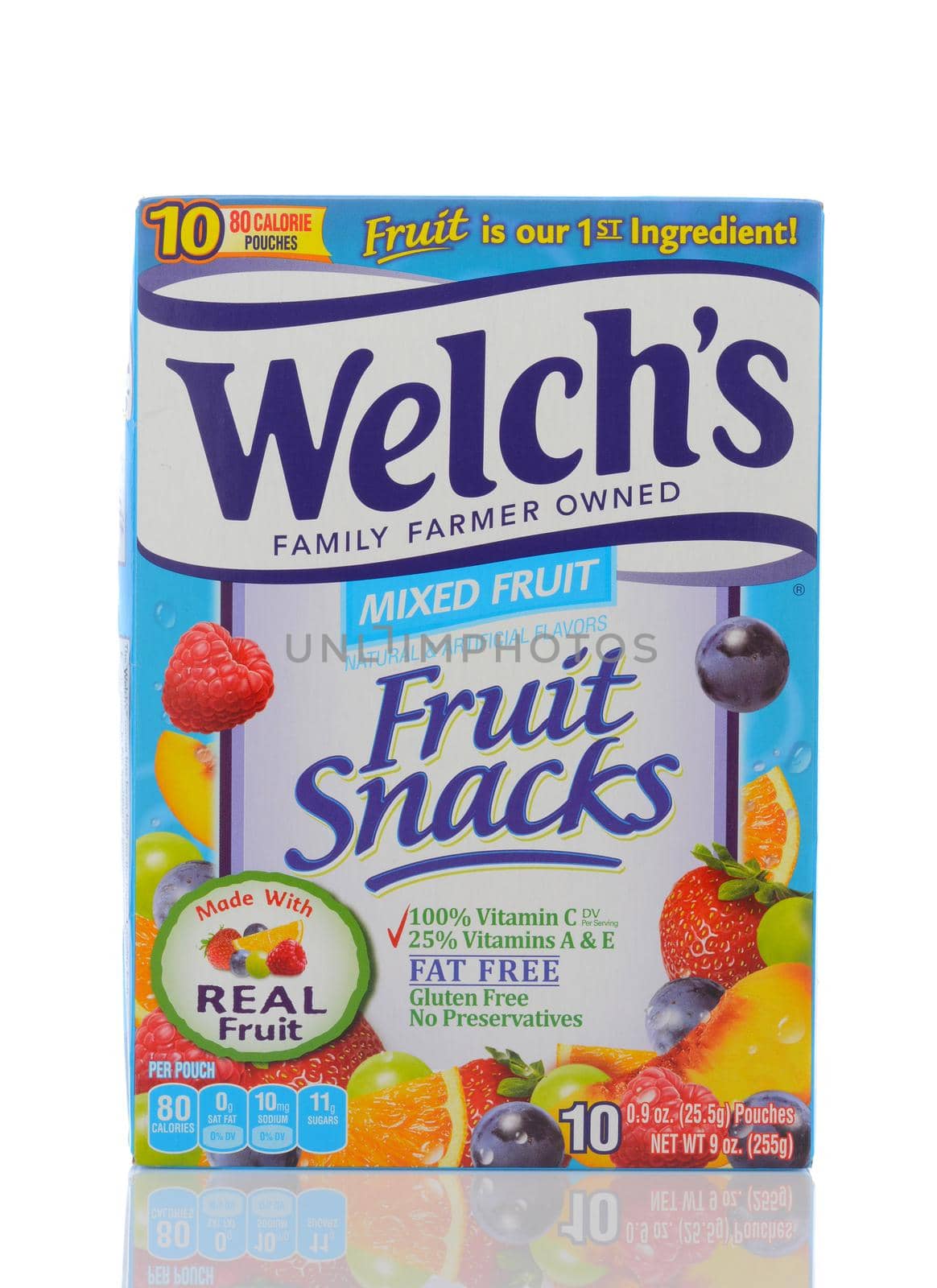 A box of Welch's Fruit Snacks by sCukrov