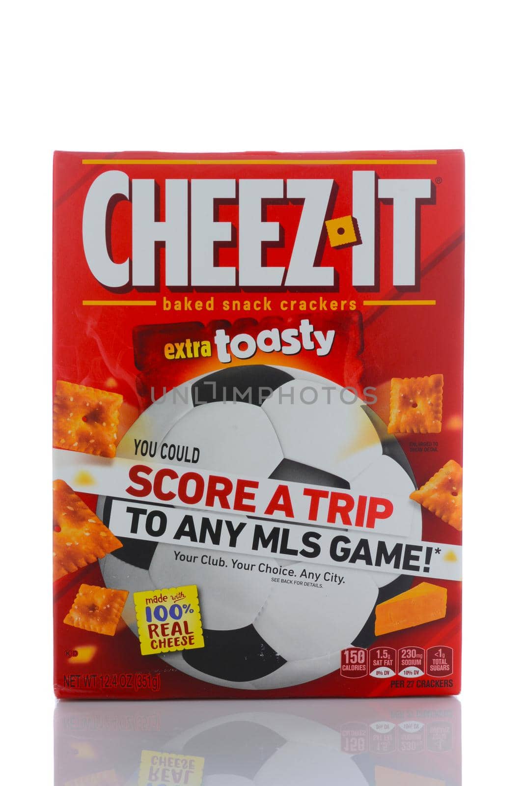 Cheeze-It Extra Toasty Crackers  by sCukrov