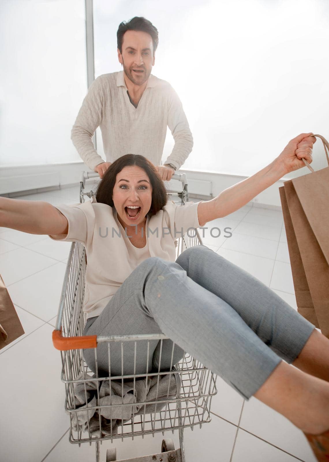 happy family with shopping bags.photo with copy space