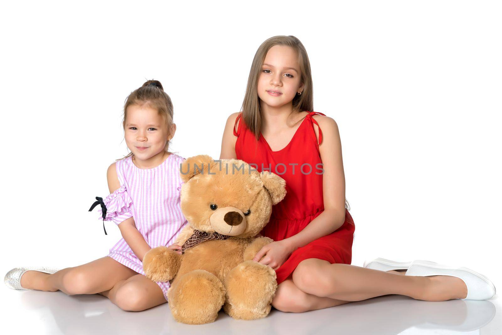Girls with a teddy bear. by kolesnikov_studio