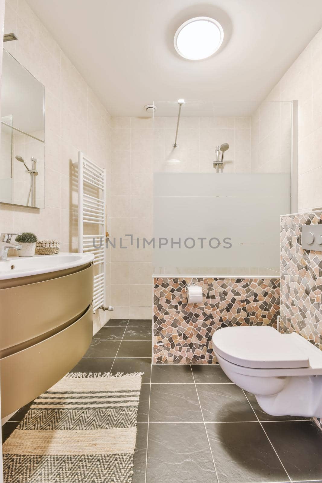Stylish bathroom design by casamedia