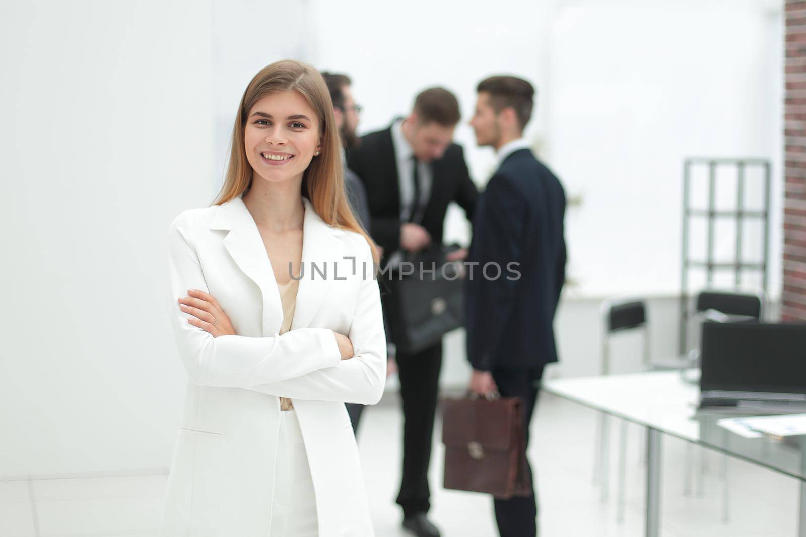 modern business woman standing in office.photo with copy space