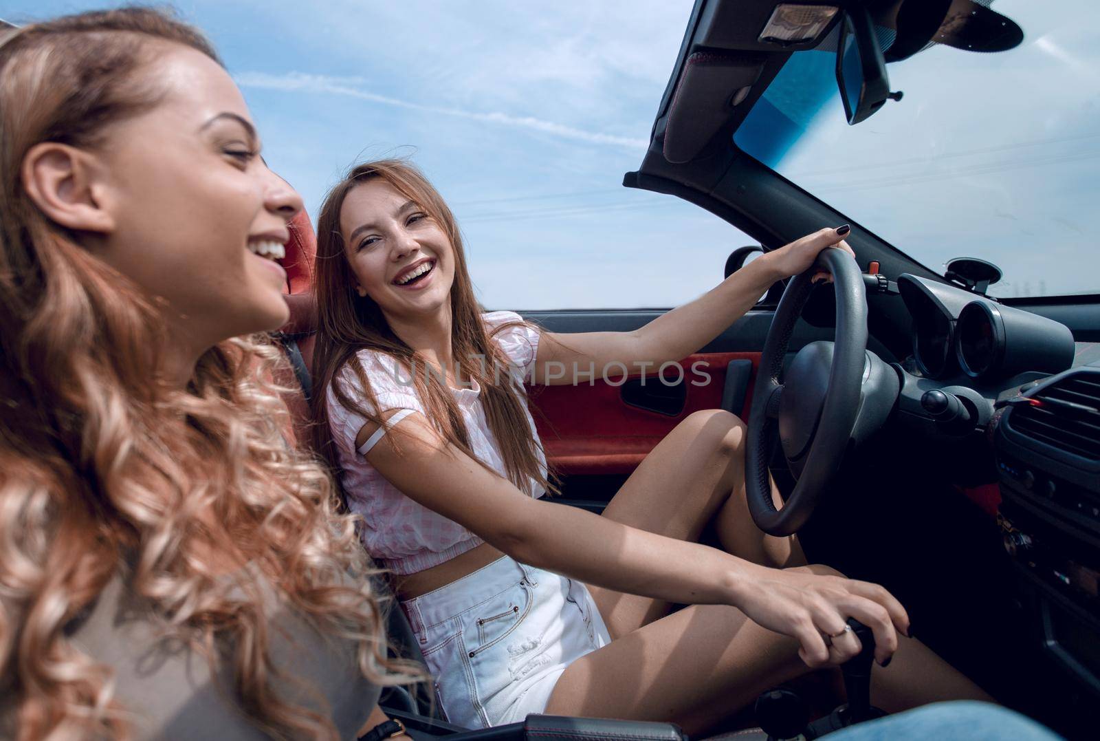 girlfriends talk, traveling in the car by asdf