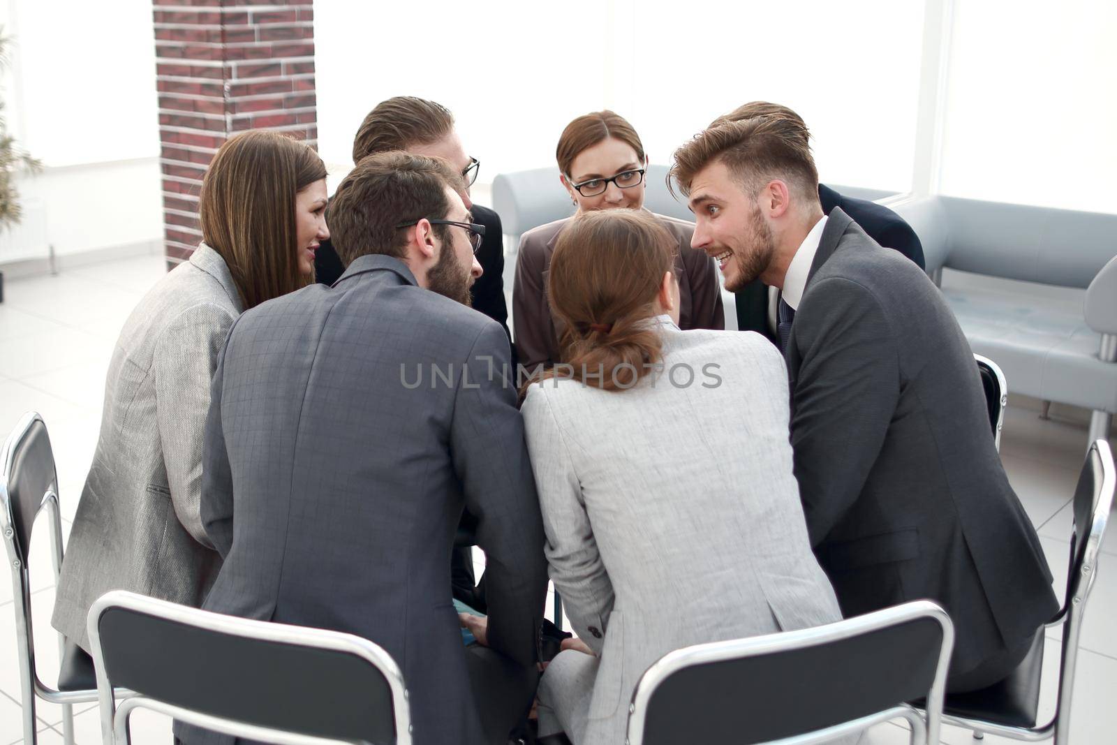 coach holds a master class with the business team.photo with copy space