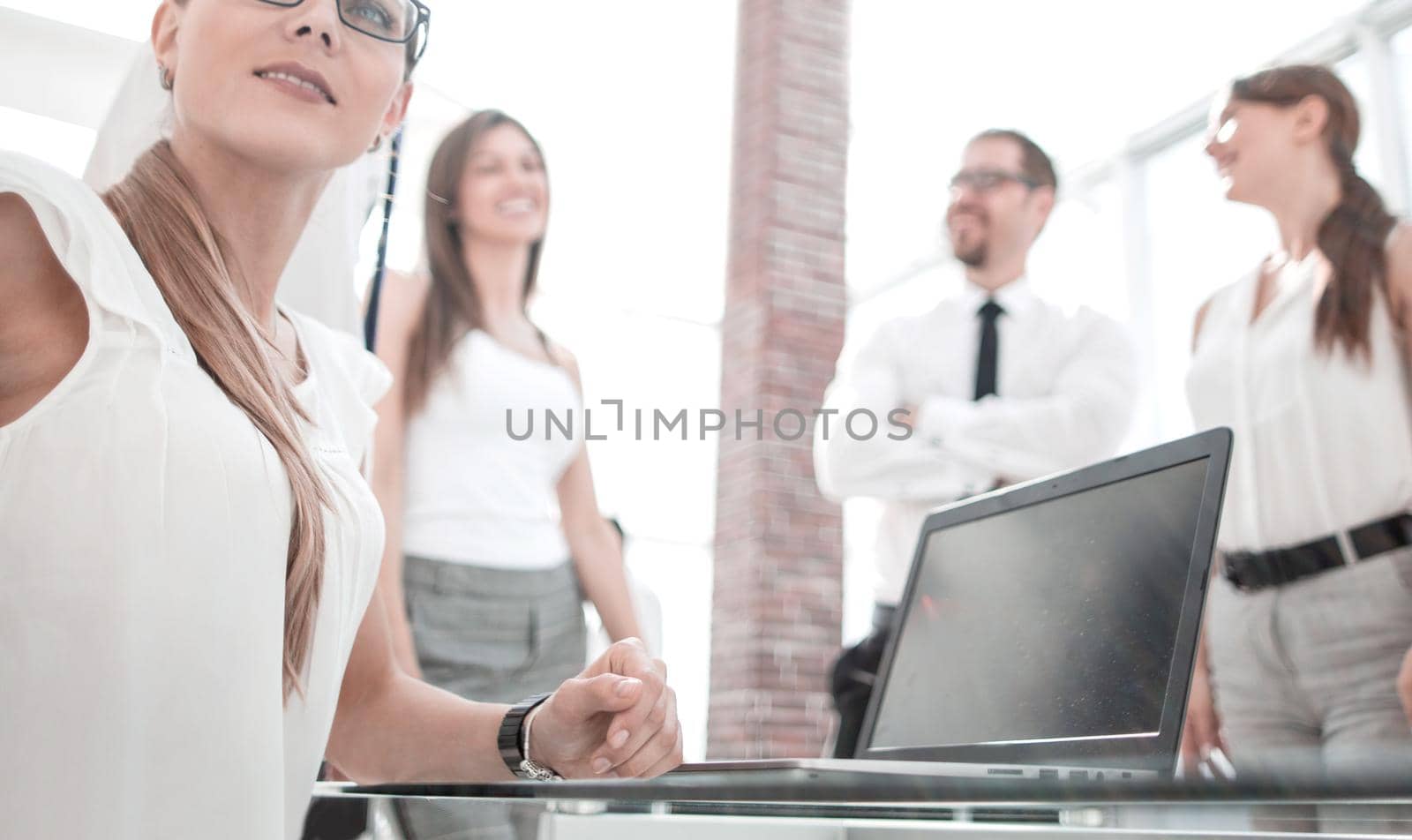 confident business woman sitting at her Desk.photo with copy space