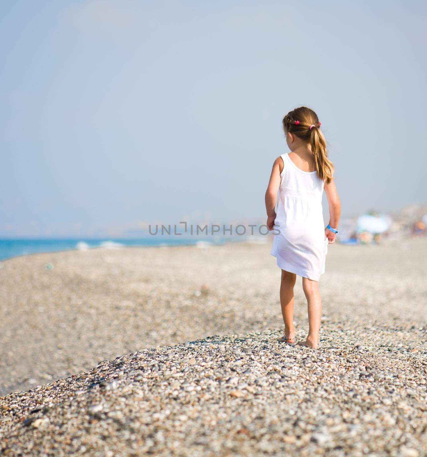 little girl on the beach by tan4ikk1