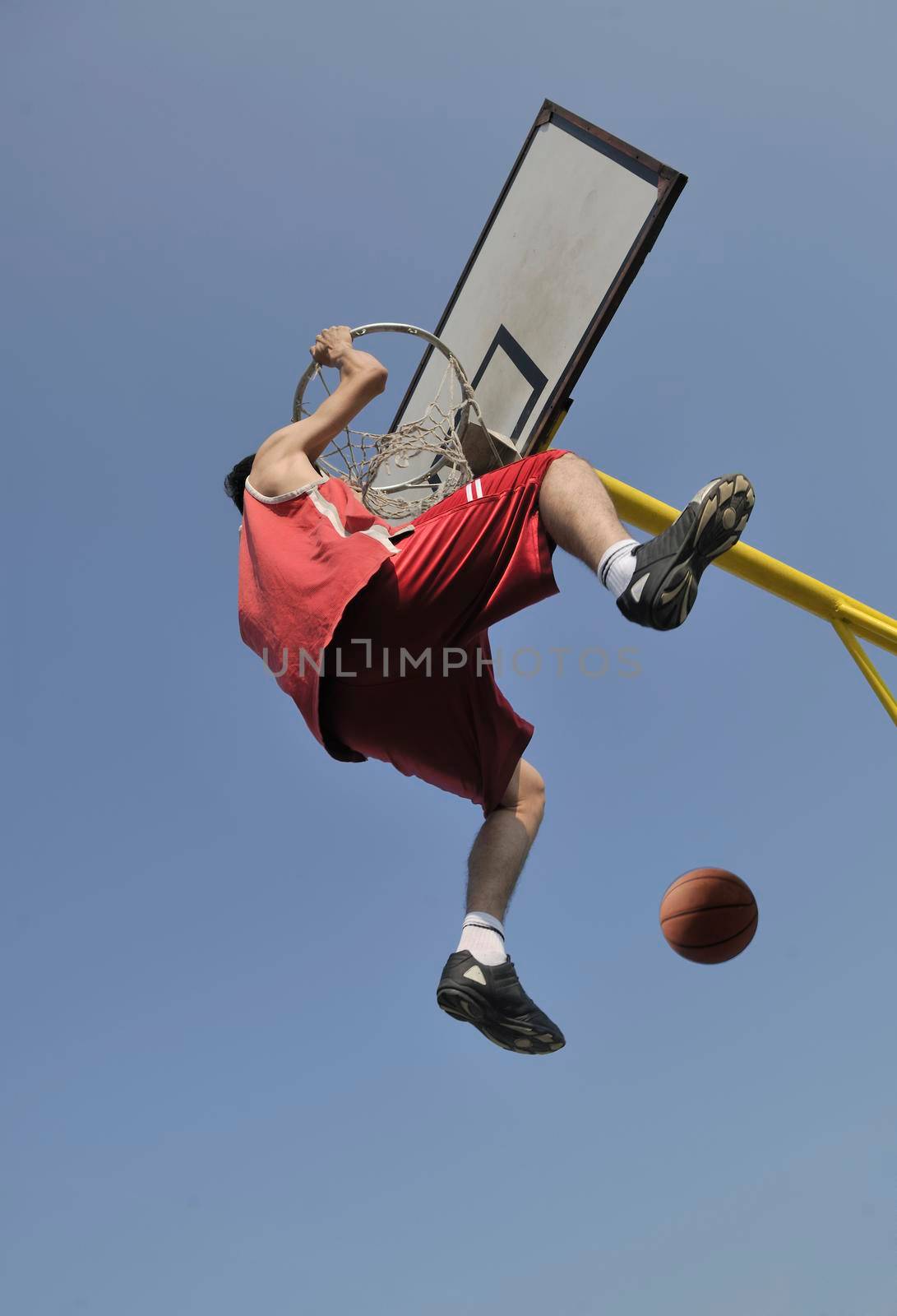 basketball player by dotshock