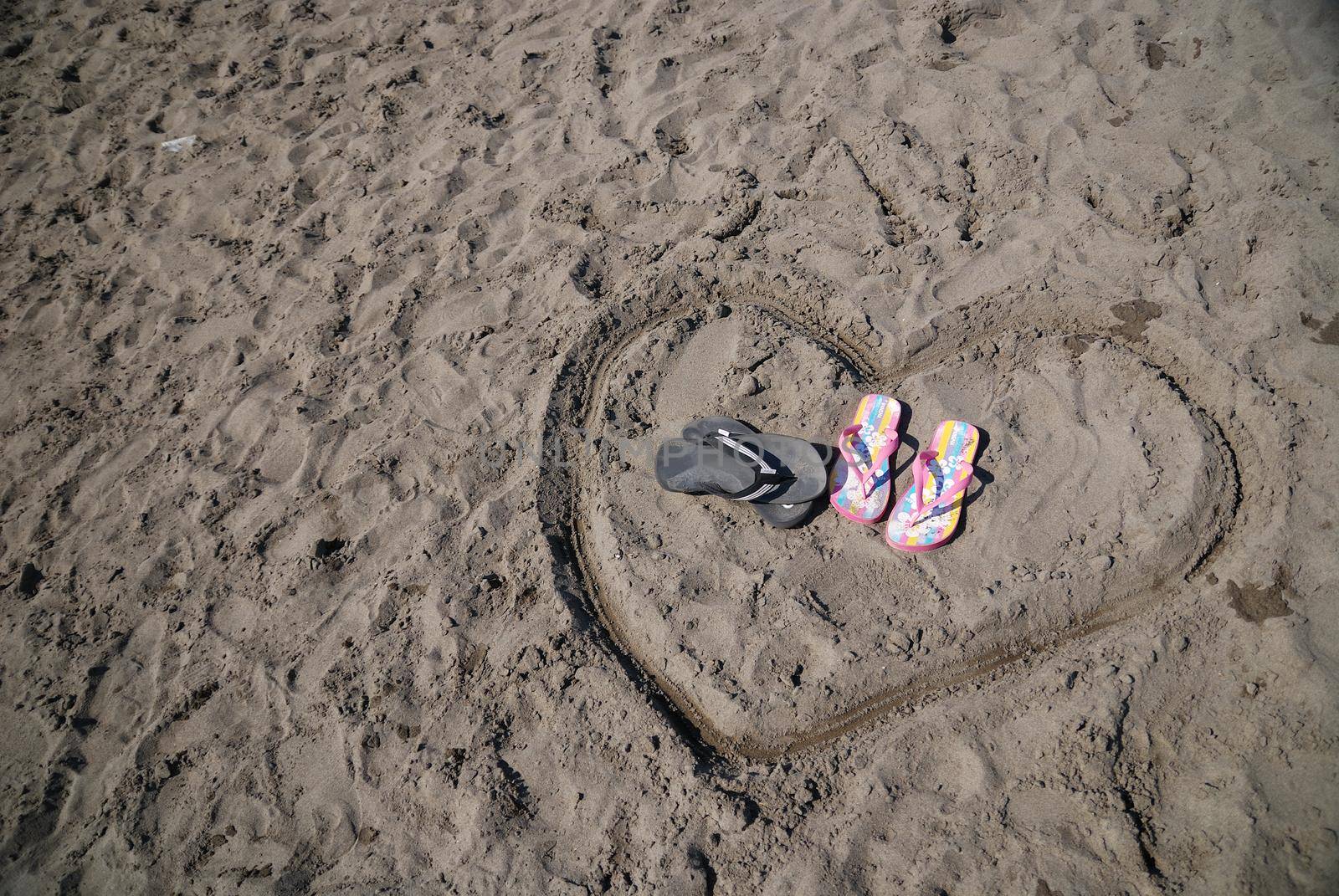 romance on beach by dotshock