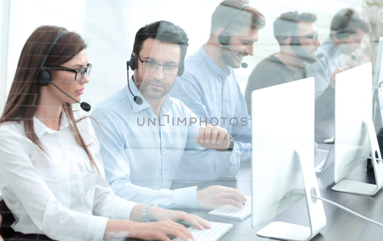 support operators in the workplace in the call center by asdf