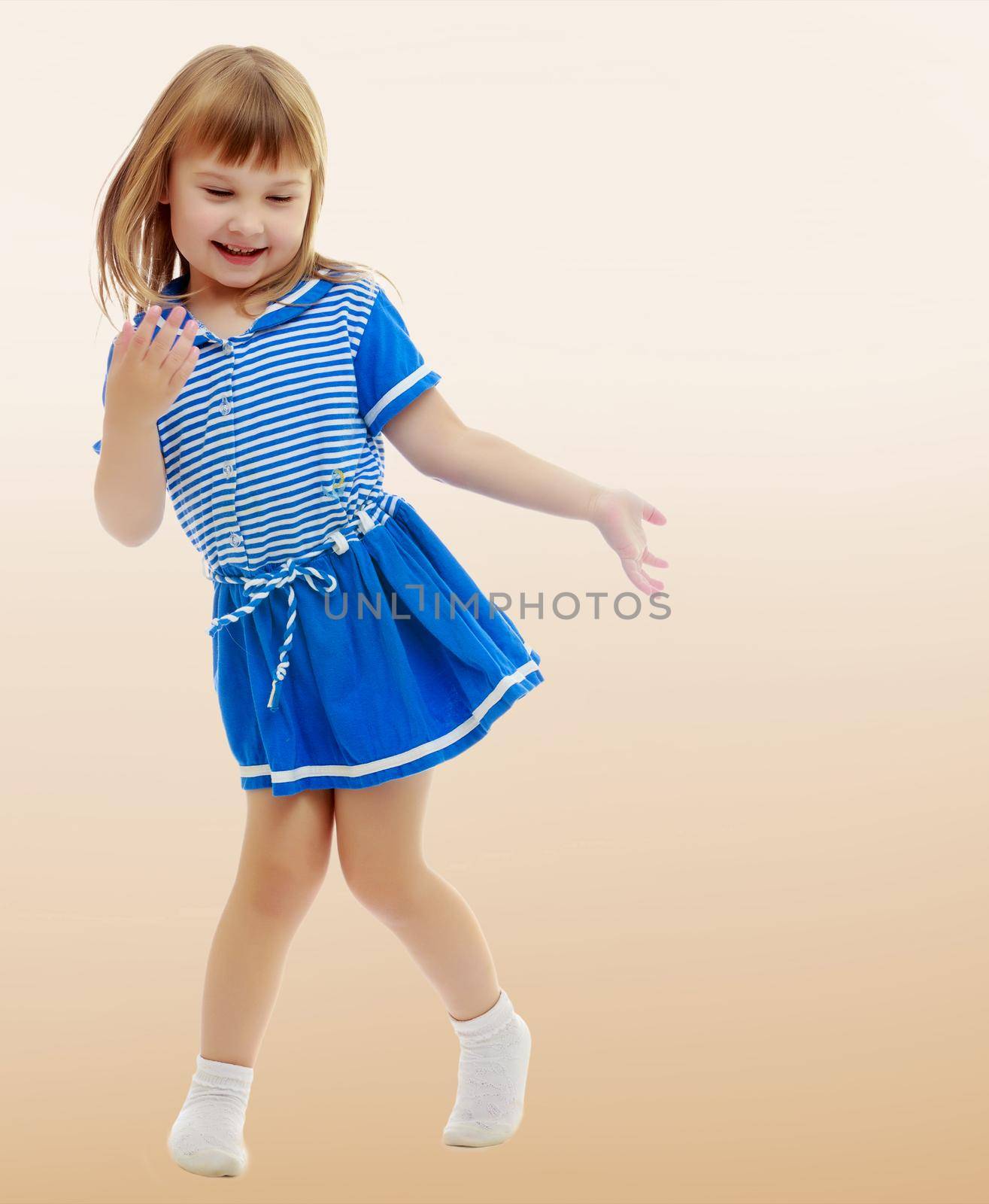 Little girl posing by kolesnikov_studio
