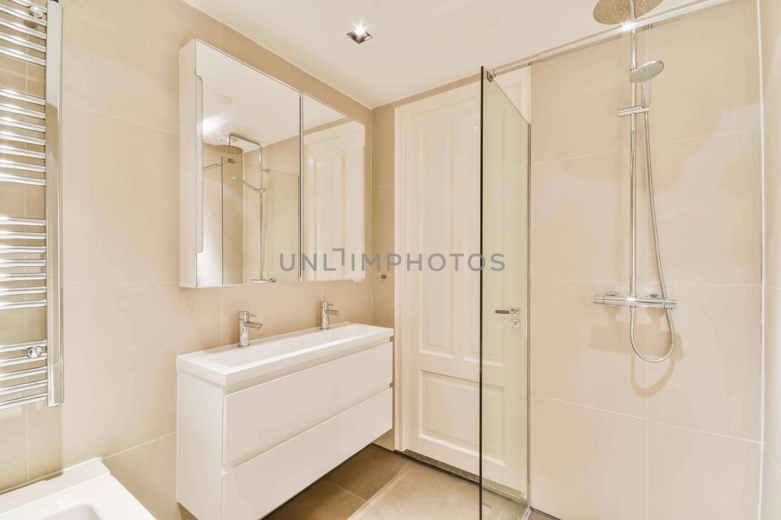 Attractive bathroom design in a residential building