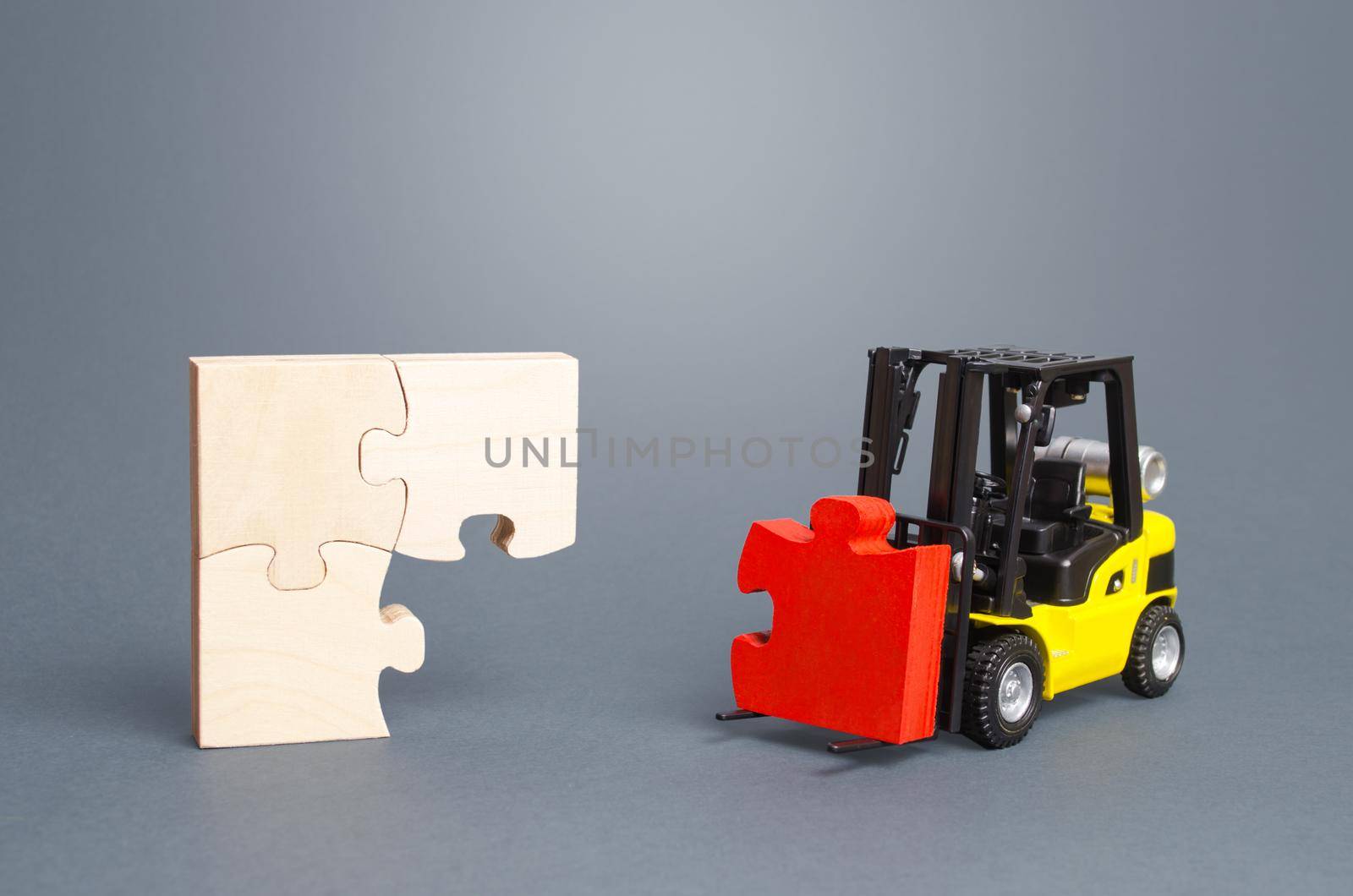 A forklift truck picks up the missing puzzle piece. Organization and systematization, step by step instructions. Procedure, key condition. Business planning. Contract road map. Priority task items by iLixe48